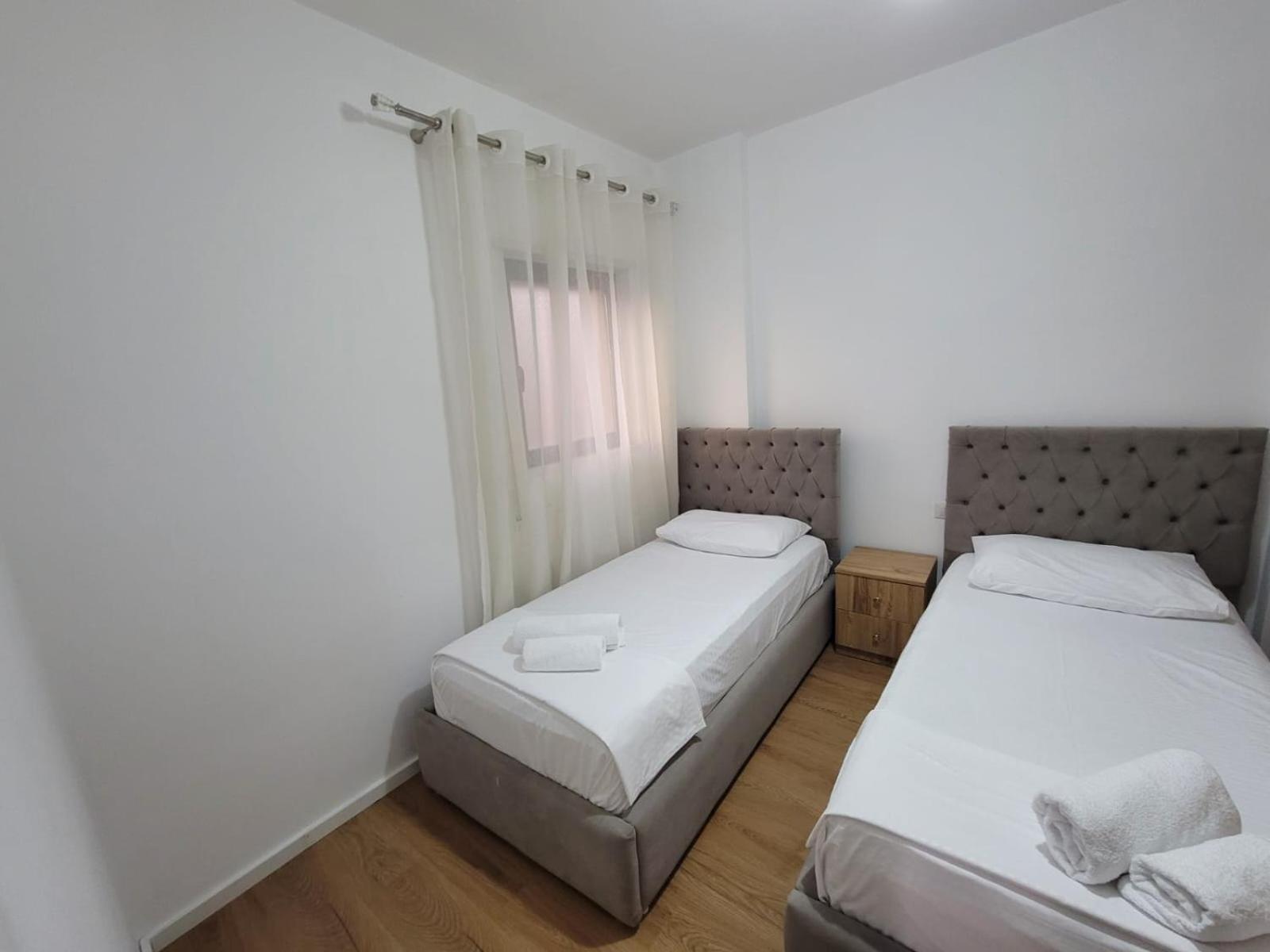 Enes Apartment Tirane Exteriör bild