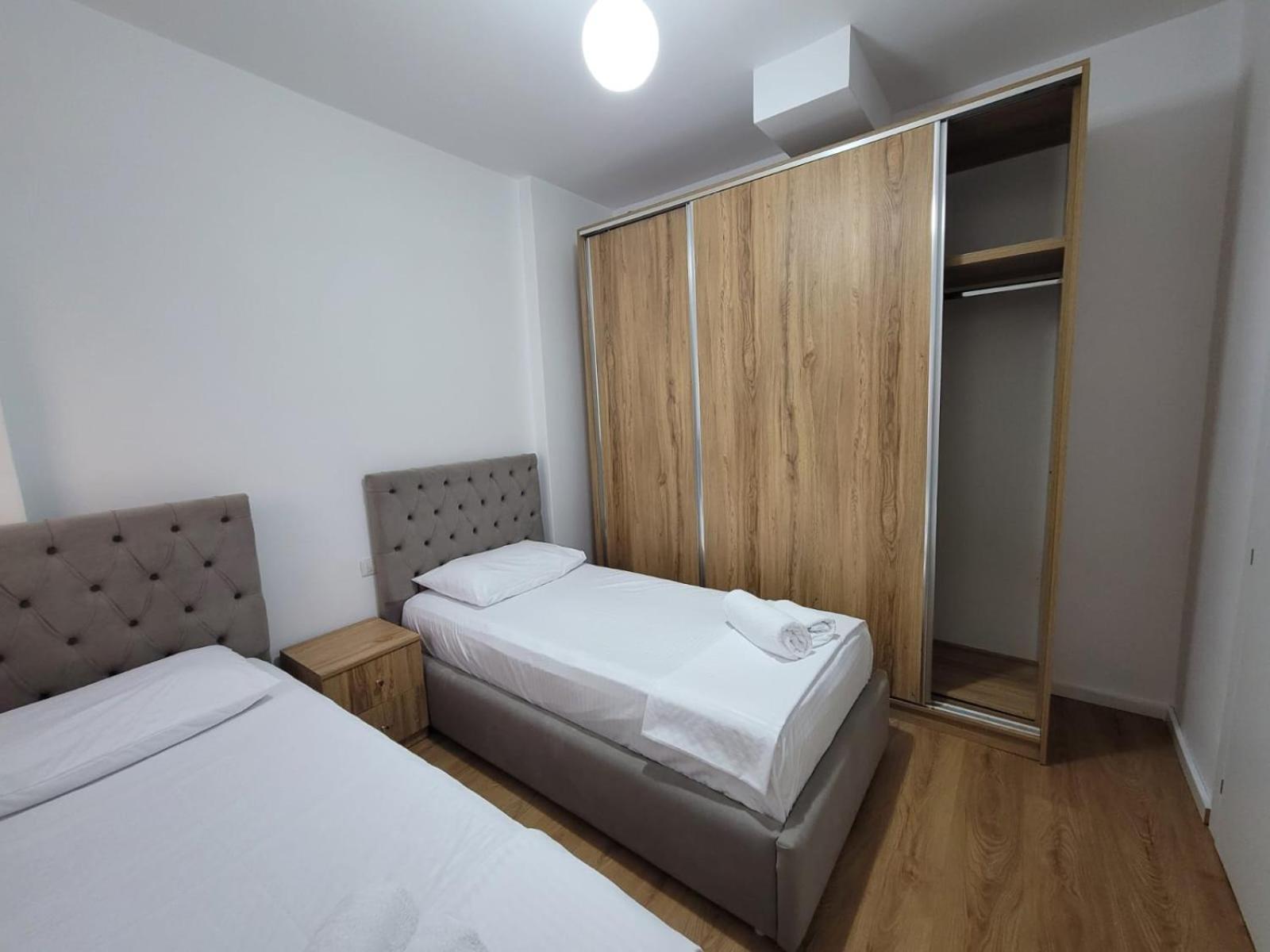 Enes Apartment Tirane Exteriör bild
